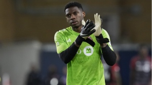 Toronto FC loses goalkeeper Sean Johnson for 4 to 6 weeks with broken hand