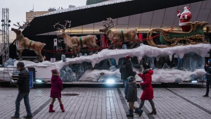 Thousands of Quebecers expected today at the 71st Father Christmas Parade in Montreal