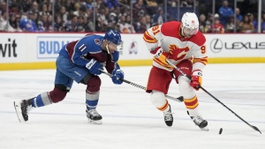 MacKinnon, Prosvetov key Avalanche's 3-1 win over Flames