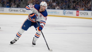 High-scoring Oilers, Stars meet in elite matchup