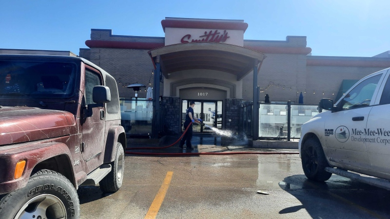 Man arrested for stabbing outside St. James restaurant