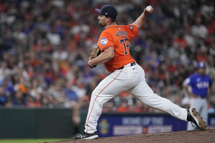 Blue Jays acquire reliever Kuhnel from Astros