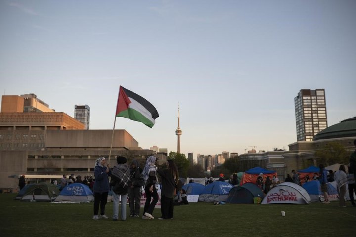 U of T sees ‘way forward’ after meeting with student protesters behind encampment