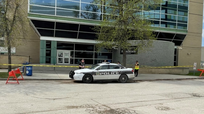 Hospital research centre evacuated in Winnipeg; police bomb unit on scene
