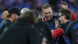 Schneider's two-run walkoff homer in 14th inning gives Jays a 5-3 win over Pirates