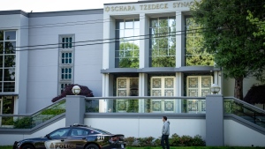 Vancouver synagogue holding service after arson attack