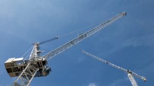 Crane 'repeatedly left' hanging over Vancouver home caused 'considerable anxiety,' lawsuit claims