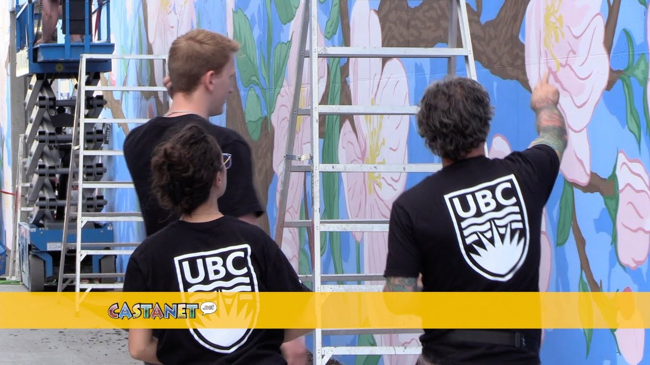 Giant mural in Kelownaâs Landmark District nears completion