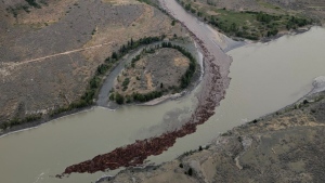 Indigenous nation closes bridge over B.C.'s Chilcotin River, citing riverbank cracks