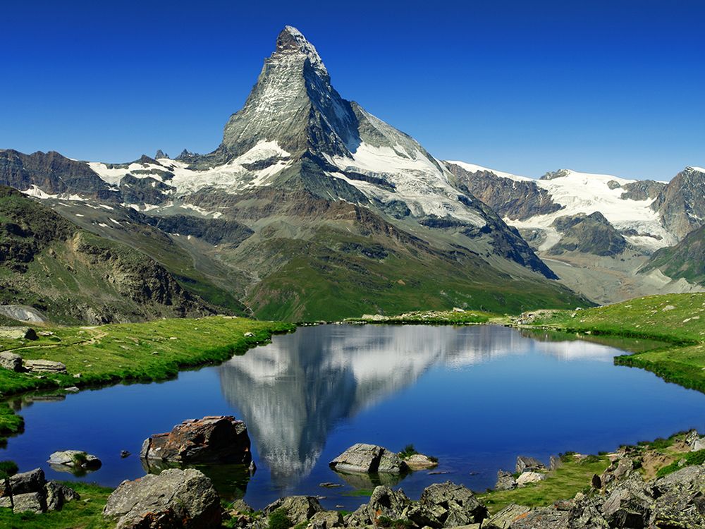 Matterhorn admirers trampling rare plants