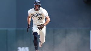 Royce Lewis hits go-ahead 3-run homer in 8th, lifting the Twins past the Blue Jays 4-3