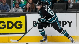 Oilers sign Mike Hoffman to PTO