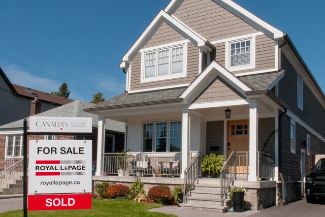 Kelowna real estate market remains 'subdued,' with prices falling