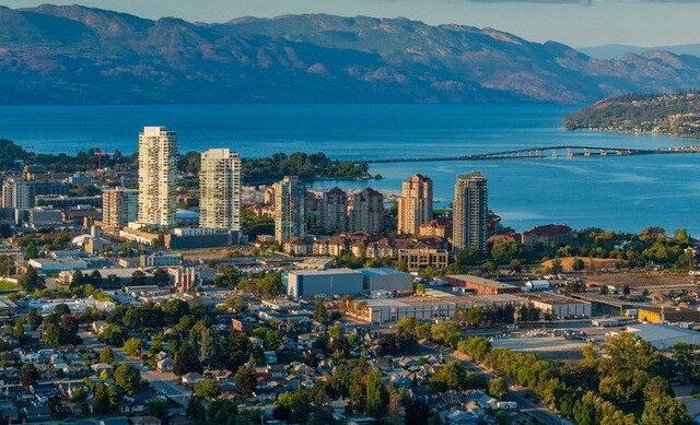 Kelowna Chamber of Commerce hosts candidates forum for Kelowna Centre riding