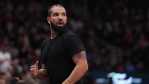 Drake shoots new music video for 'No Face' in Toronto mall