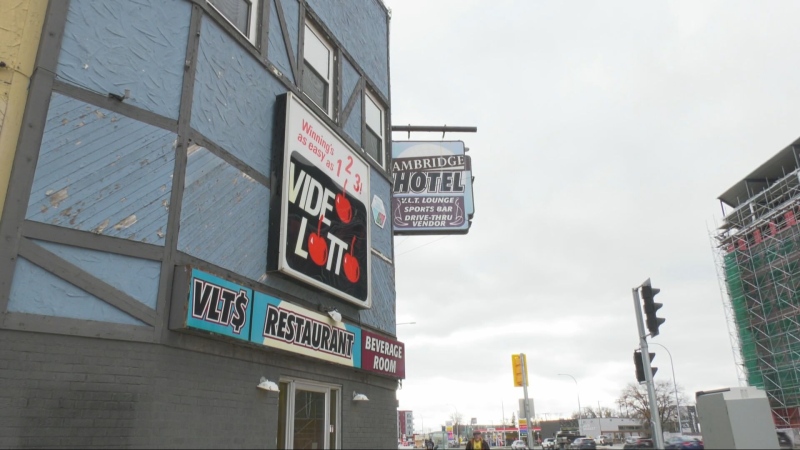 'It’s a sad day': Last call for the Cambridge Hotel on Pembina as it's set to close