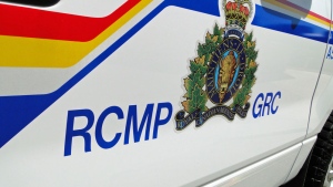 Knife-wielding man arrested following incident in Richmond, B.C.