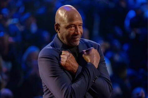 James Worthy to Spill Secrets About Michael Jordan & Lakers After 31 Years of Dilemma