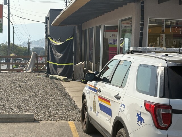Police respond after body found near Rutland Money Mart