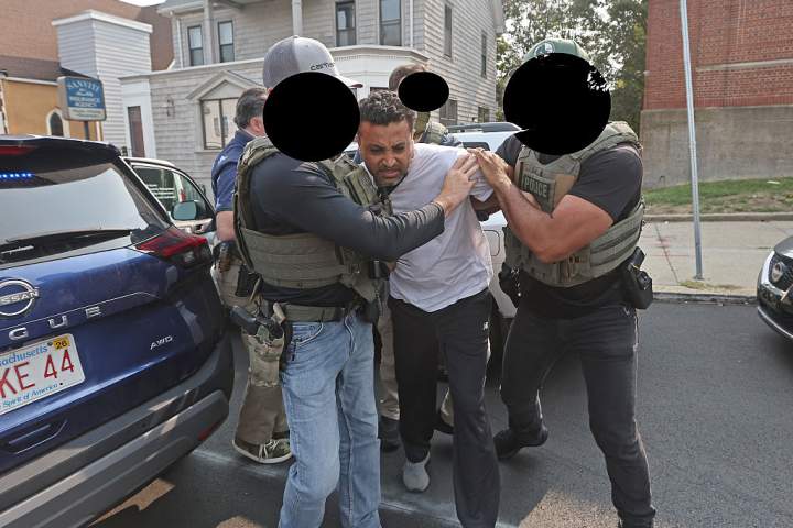 ICE moves in on Chicago as Trump expands immigration crackdown