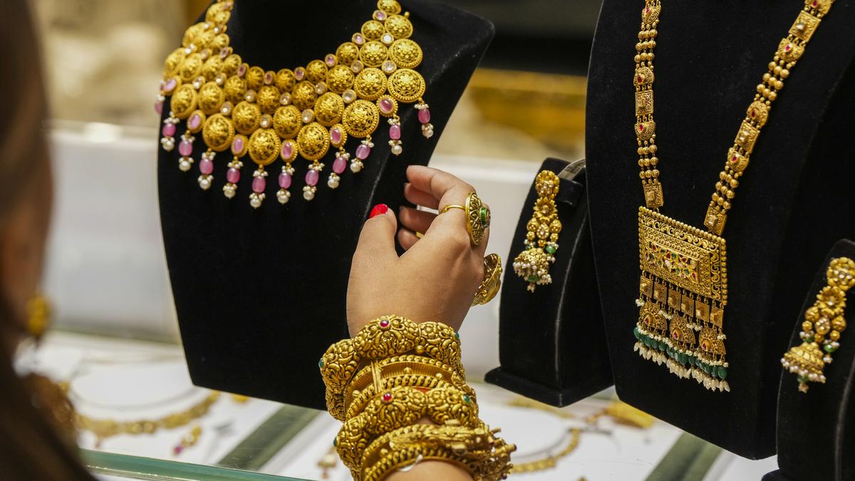 Soaring Gold prices hit Kashmir’s wedding Season, families cut back on jewellery