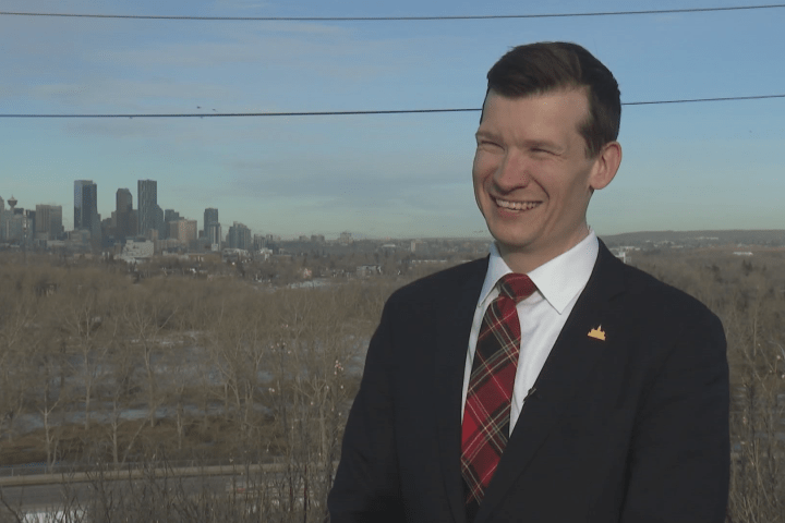 Calgary elects new mayor in tight race: unofficial results