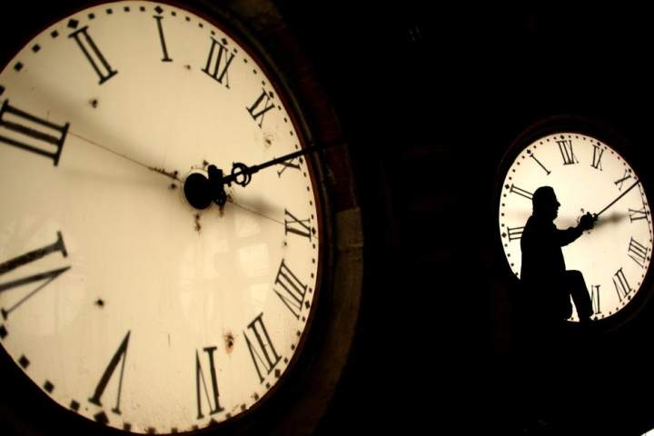 Here’s how Americans feel about changing the clocks, according to a new AP-NORC poll