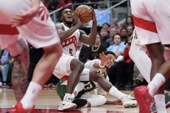 Barrett, Barnes lead Raptors in win over Bucks