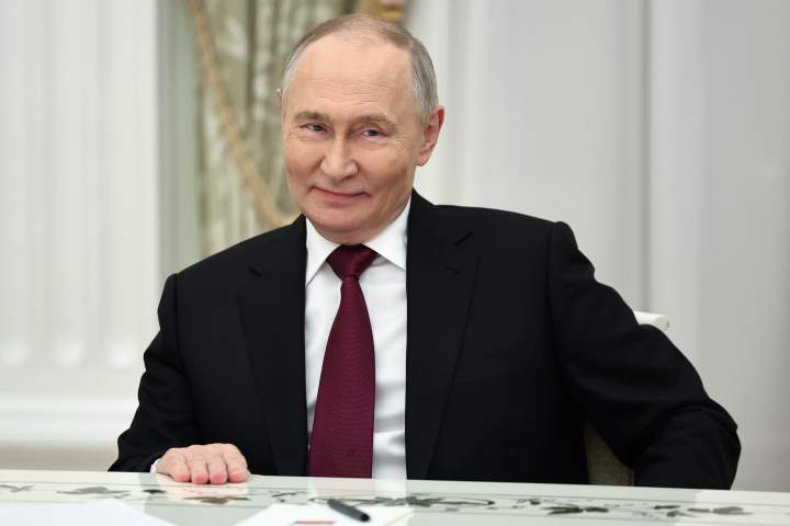 Putin warns Europe against ‘waging war’ as he meets with U.S. on Ukraine
