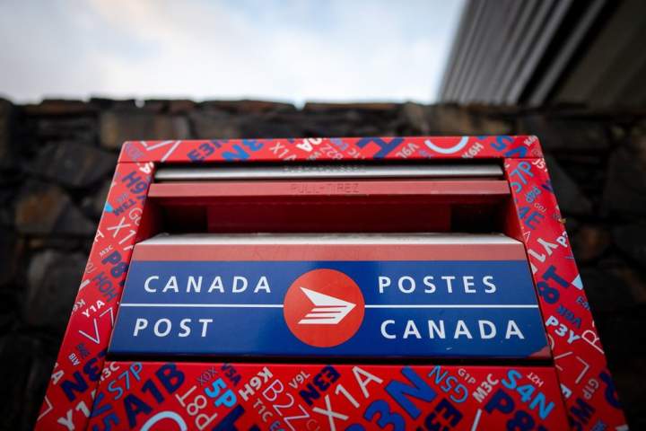 Canada Post, union reach tentative deals on new contracts