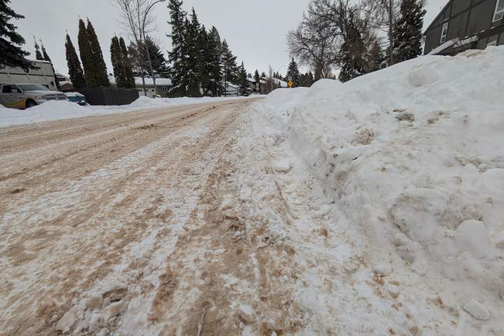 Windrow removal happening first in Edmonton before residential blading in January