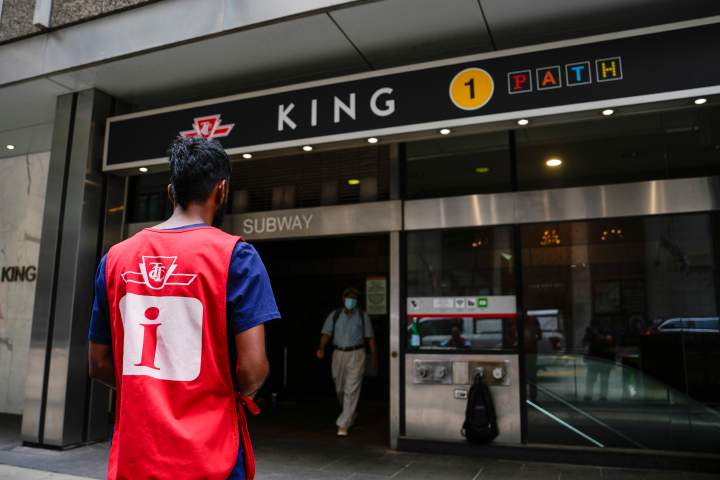Toronto transit budget approved with fare freeze, $1.4B ask of city hall