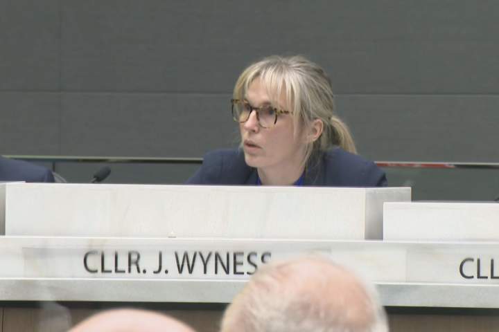 Calgary councillor critical of feeder main report, author claims council was ‘sidetracked’