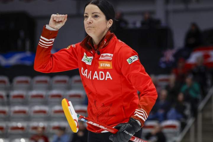 Canada’s Kerri Einarson wins 5th straight game at women’s world curling playdowns
