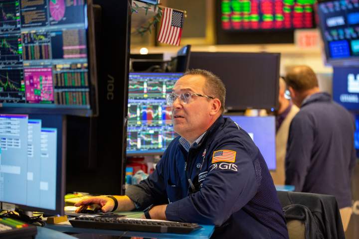 Global markets rise, oil prices retreat despite Iran war escalation