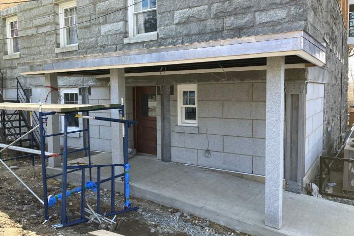 Historic Canada-U.S. library building new entrance for Canadians amid recent restrictions