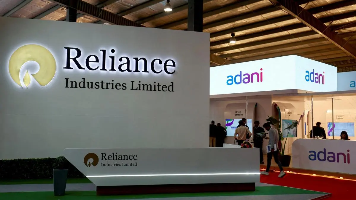 Reliance seeks government approval to buy Iranian crude oil
