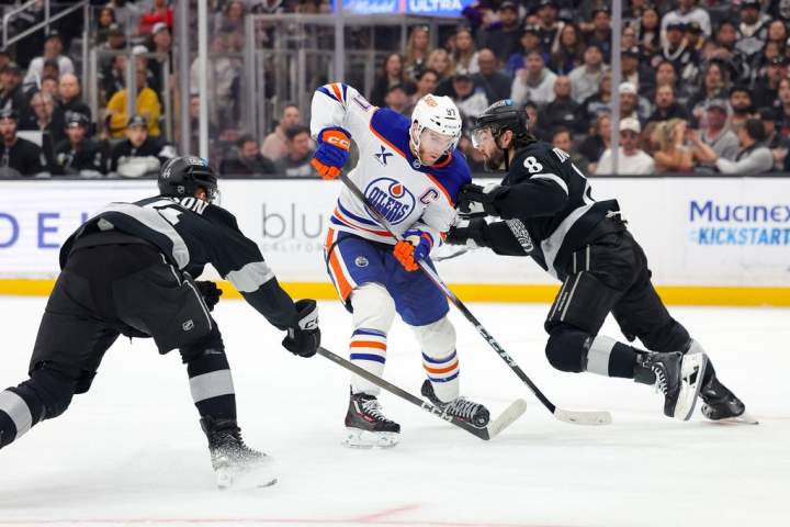 Oilers clinch playoff berth after Jets loss
