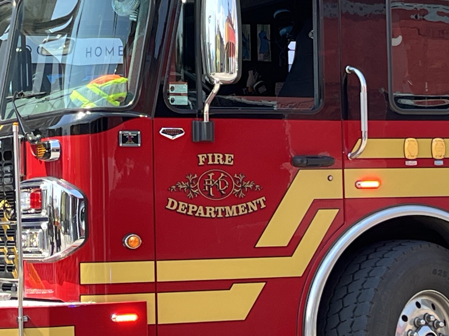 Security guard's sharp ears trigger cliff rescue on Dilworth Mountain in Kelowna
