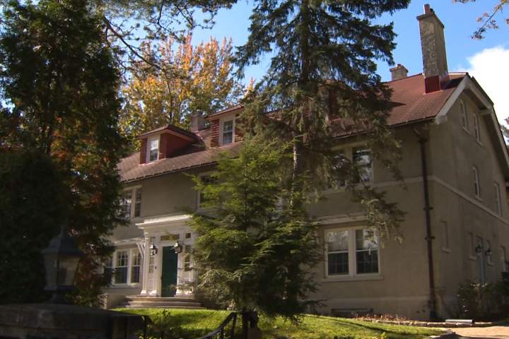 B.C. woman’s petition aim to stop funding home of federal opposition leader
