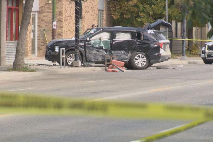 Suspect hits parked cars, involved in 2 collisions while fleeing Winnipeg police