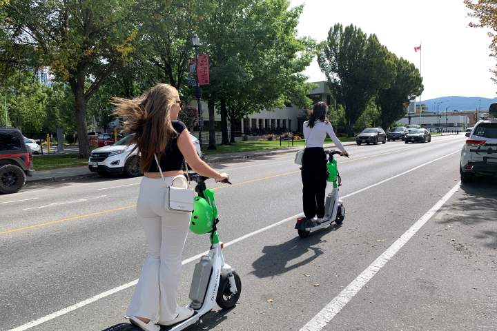 Vancouver e-scooter riders overwhelmingly don’t wear helmets, police find